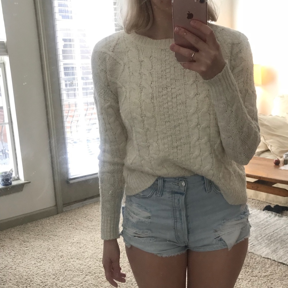 Beautiful Abercrombie white sweater!